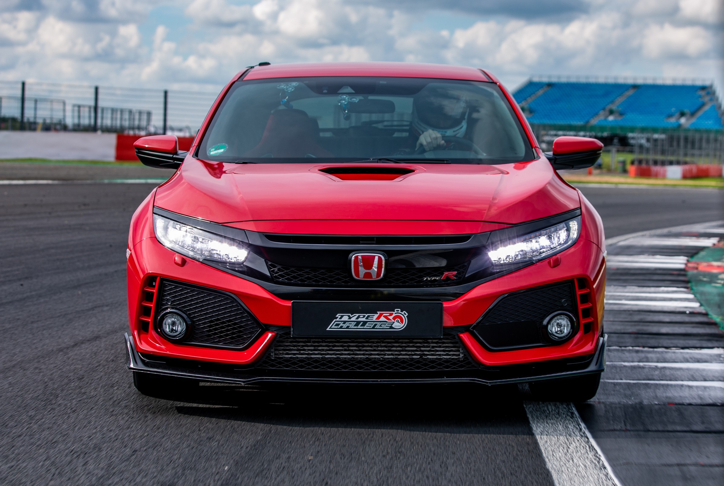 Type-R-Silverstone-Tracking-4 1